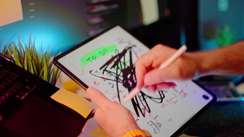 Frustration Over Digital To-Do List on Tablet Vídeos de archivo 318612869