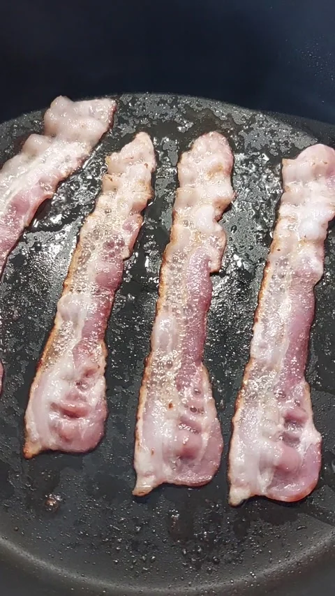 Fry bacon 스톡 동영상 276918146
