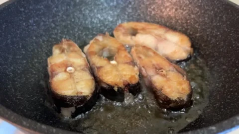 Fry Basa Fish in Hot Oil Video stock 276191806