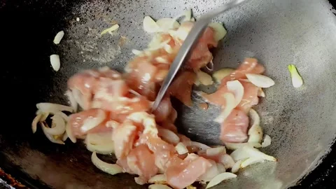 Fry chic onion 库存影片 341471601