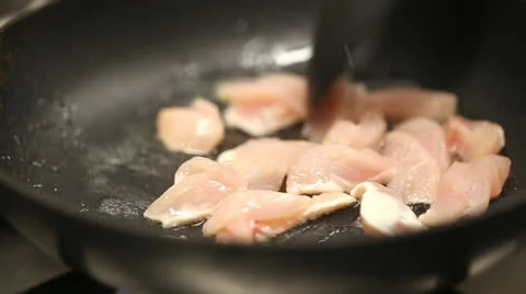 Fry chicken pieces Stock-Footage 25098560