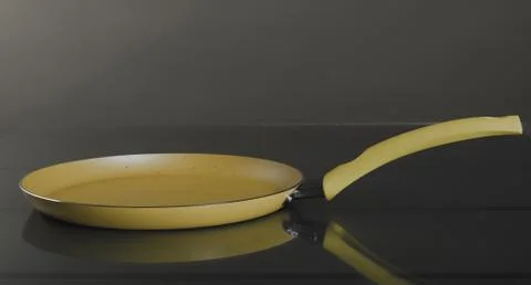 Fry pan, perfect for your delicious pancakes Fotos de archivo