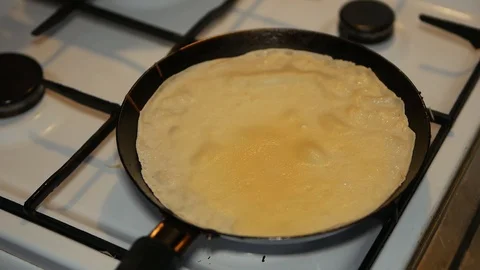 To fry the pancakes Stock Footage 101608321