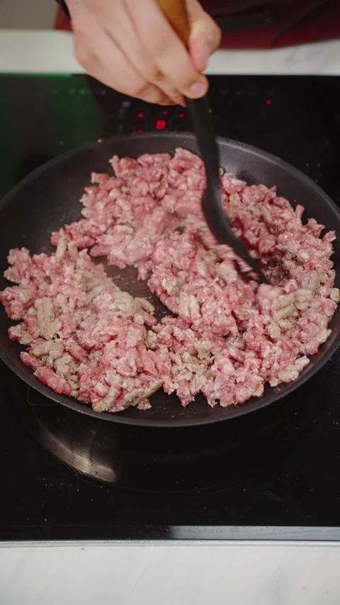 Fry Raw Minced Meat. Camera view Video stock 282730318
