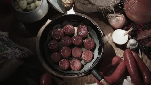 Fry sausages Видео 154367324
