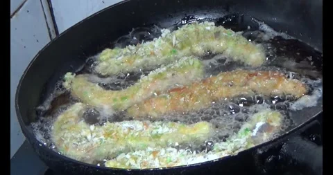 Fry shrimp with eggs, flour and cooking oil Stock Footage 308348016