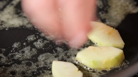Frying apples on melted butter Stock-Footage 88843552