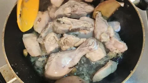 Frying chicken Video stock 160963153