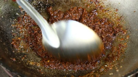 Frying chili paste in pan, Thai food Stock-Footage 94099674