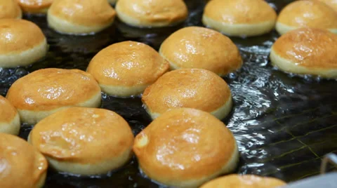 Frying donuts Vidéo 33479013