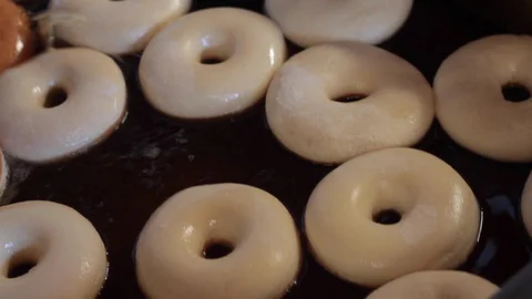 Frying donuts / Mexican sweet bread 스톡 동영상 130109076