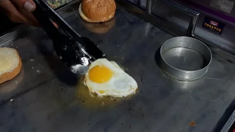 Frying Egg Видео 237157350