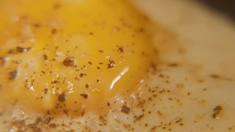 Frying Egg Yolk 動画素材 285035541