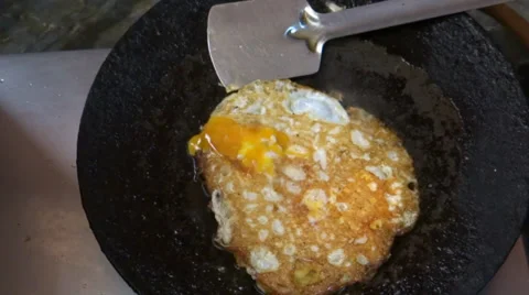 Frying Eggs 3 스톡 동영상 33653722