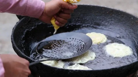 Frying Jalebi Stock Footage 65767710