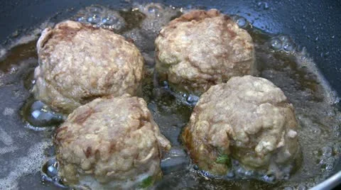 Frying meat balls Video stock 10905642