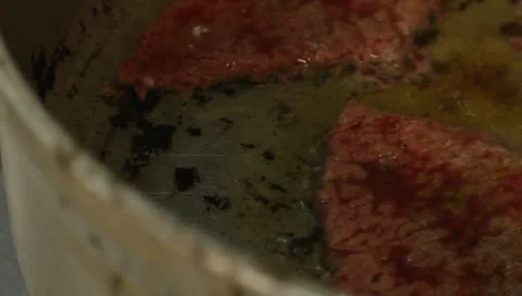 Frying meat pan right Vidéo 10681411