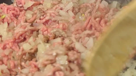 Frying minced meat Video stock 175075052