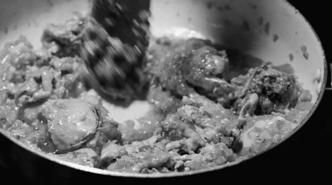 Frying pan chicken Stock Footage 62971607
