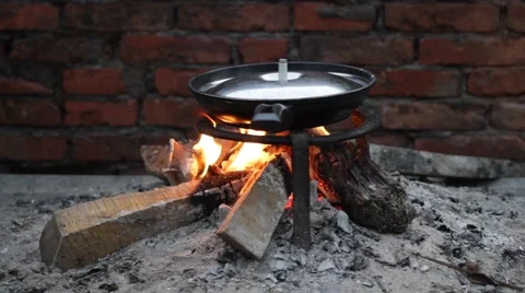 Frying pan on fire Stock-Footage 61771538