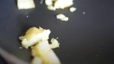 Frying pan Video stock 81176674