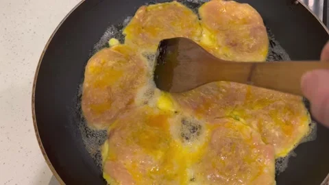 Frying pan with meat. Stock Footage 169109542