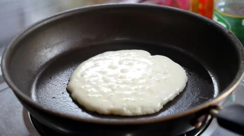 Frying Pan with Pancakes Video stock 46742093