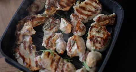 Frying pieces of beef in a pan 스톡 동영상 146751865