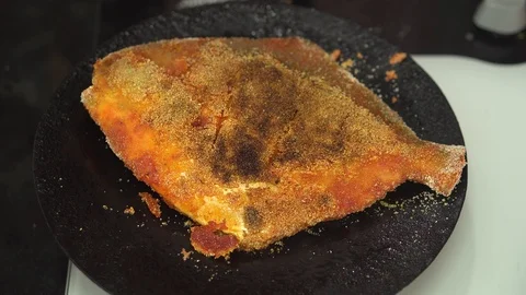 Frying Pomfret Fish in a Pan 4K Part2 Video stock 120725200