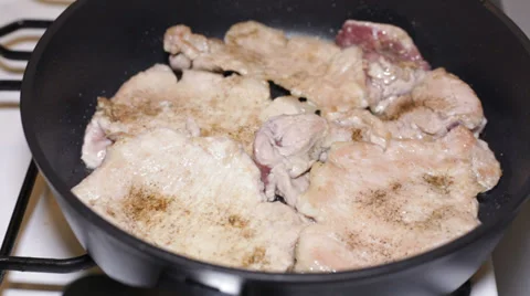 Frying pork meat 库存影片 36728541