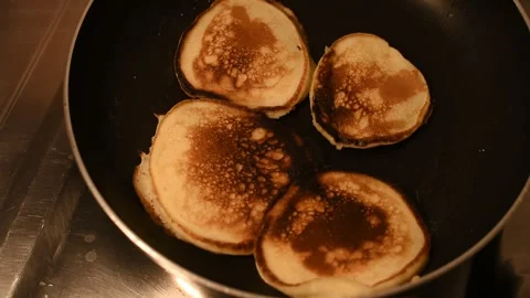 Frying Ukrainian Pancakes - Oladky Stock-Footage 314795926