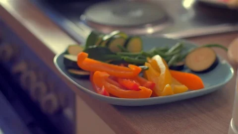 Frying vegetables and chicken white meat. Видео 77492000