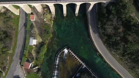 Fuctioning aqueduct from above Stock Footage 164678316