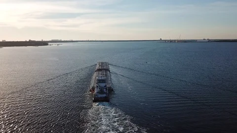 Fuel barge in the bay 库存影片 88669294