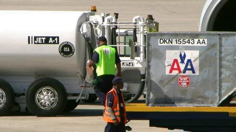 Fueling Plain &amp; Cargo Видео 268727