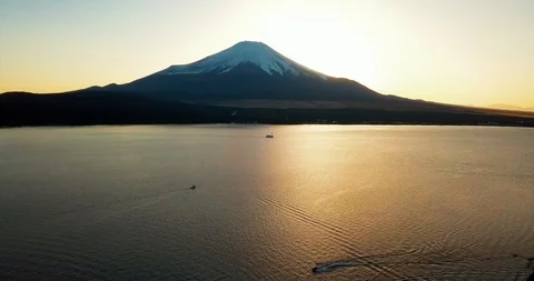 Fuji Sunset - Swan Push in 스톡 동영상 102176819