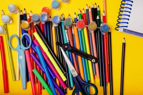 Full background of a colorful assortment of school supplies. Foto stock