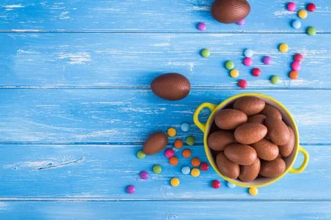 Full bowl of Easter chocolate eggs Stock Photos