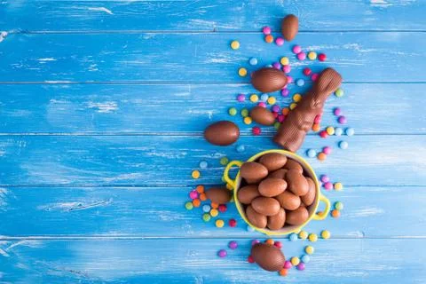 Full bowl of Easter chocolate eggs Stock Photos