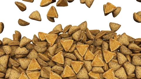 Full frame of falling buns with seeds on white background. 스톡 동영상 295877182