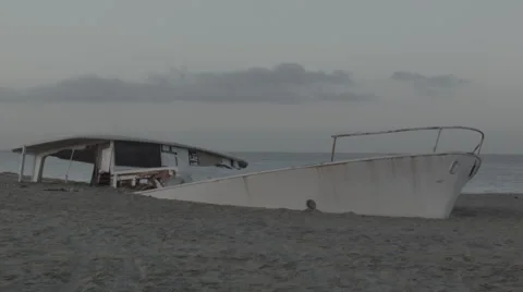 Full Frame Sunk Ship Stockbeeldmateriaal 45704921