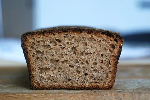 Full Freshly Breakfast baked cornbread loaf Foto stock