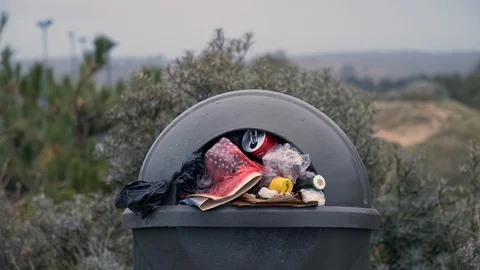 Full garbage bin in national park, CLOSE UP. Tourists waste in trash container 스톡 동영상 119419837