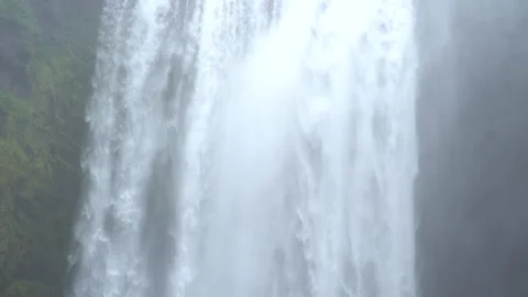 Full HD 5x slow motion: Powerfull Skógafoss waterfall in Iceland Video stock 151564538