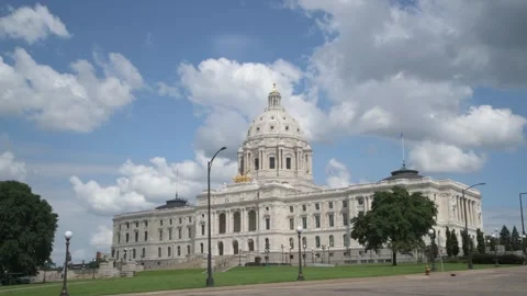 Full length view of the Minnesota state capitol building. Video stock 254205840