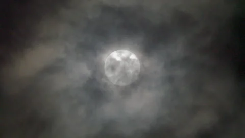 Full moon and clouds creepy Vídeo Stock 344124481