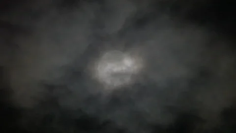 Full moon and clouds creepy Vídeo Stock 344124679