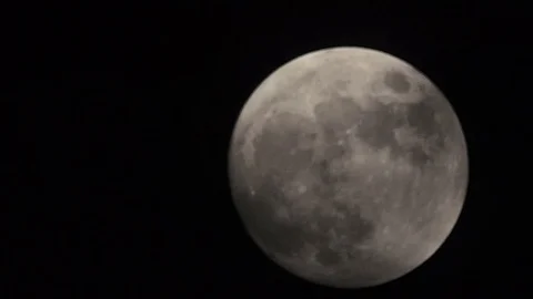 Full moon with black clouds floating through 库存影片 115964214