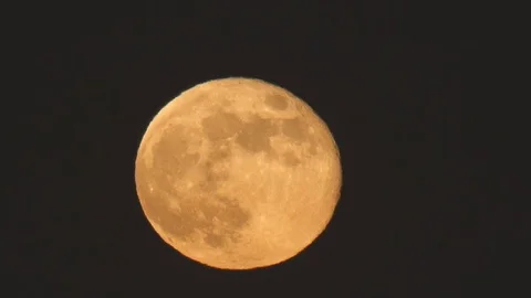 Full moon. Close-up. Full moon against a dark sky. Close-up. Flight to the moon. 動画素材 108407171