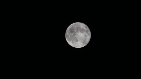 Full moon closeup. Beautiful moon background. Vídeo Stock 170715047